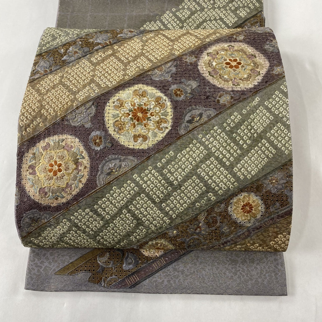 袋帯 名品 緑~灰~紫　斜め段　鹿の子絞り　花　汕頭刺繍